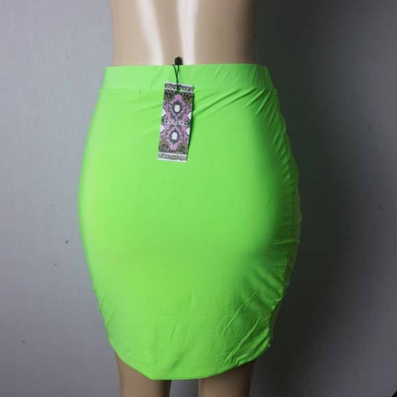 SOLD- New Neon Green Mini Skirt Size 12 - Picture 5 of 7